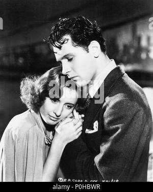 Original Film Titel: GOLDEN BOY. Englischer Titel: GOLDEN BOY. Film Regie: ROUBEN MAMOULIAN. Jahr: 1939. Stars: William Holden; Barbara Stanwyck. Quelle: Columbia Pictures/Album Stockfoto