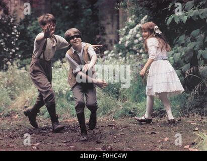 Original Film Titel: DER GEHEIME GARTEN. Englischer Titel: The Secret Garden. Regisseur: Agnieszka HOLLAND. Jahr: 1993. Stars: KATE MABERLY, HEYDON PROWSE, ANDREW KNOTT;. Kreditkarten: American ZOETROPE/WARNER BROTHERS/Album Stockfoto