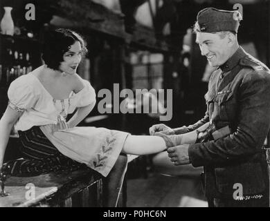 Original Film Titel: Welchen Preis der Herrlichkeit. Englischer Titel: Welchen Preis der Herrlichkeit. Regisseur: Raoul Walsh. Jahr: 1926. Stars: VICTOR MCLAGLEN; DOLORES DEL RIO. Quelle: FOX FILME/Album Stockfoto