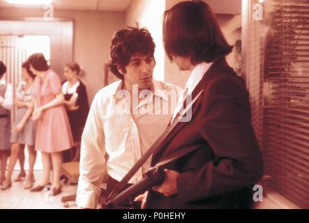 Original Film Titel: Dog Day Afternoon. Englischer Titel: Dog Day Afternoon. Regisseur: Sidney Lumet. Jahr: 1975. Stars: Al Pacino. Quelle: WARNER BROTHERS/Album Stockfoto