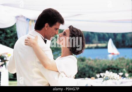 Original Film Titel: Cousins. Englischer Titel: Cousins. Regisseur: Joel Schumacher. Jahr: 1989. Stars: TED DANSON und Isabella Rossellini. Quelle: Paramount Pictures/Album Stockfoto