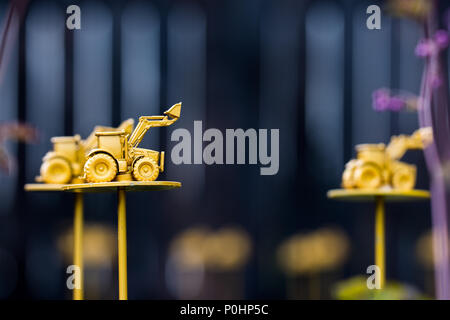 Chatsworth, Großbritannien. 9 Jun, 2018. Traktor Status der John Deere Garten RHS Chatsworth Flower Show UK. Credit: Athina England/Alamy Leben Nachrichten. Stockfoto