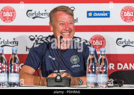 Brøndby, Dänemark - 8. Juni 2018. Dänemarks norwegischen Manager Åge Hareide nimmt an einer Pressekonferenz der dänischen Nationalmannschaft bei Bröndby Stadion vor dem Testspiel gegen Mexiko. (Foto: Gonzales Foto - Thomas Rasmussen). Stockfoto