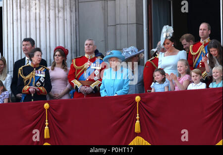 Die britische Königsfamilie am Trooping der Farbe 2018. Die Farbe markiert den Queens offizieller Geburtstag. Die Farbe, London, Juni 09, 2018 Stockfoto