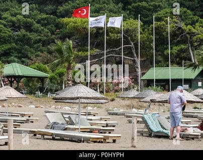 25. Mai 2018, Türkei, Dalyan: Strand Liegestühle auf der weitgehend leeren Iztuzu Strand. - Keine LEITUNG SERVICE - Foto: Jens Kalaene/dpa-Zentralbild/dpa Stockfoto