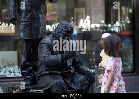 Sao Paulo, Sao Paulo, Brasilien. 9. Juni, 2018. Street artist in Dublin, Irland. Credit: Paulo Lopes/ZUMA Draht/Alamy leben Nachrichten Stockfoto