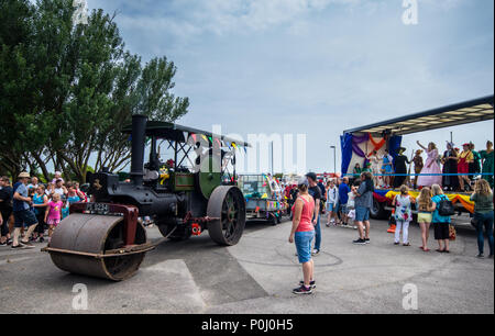 Bognor, UK. 9. Juni 2018. Bognor Regis Karneval entlang der Promenade und der Seebrücke, West Sussex, Vereinigtes Königreich, 9. Juni 2018. Credit: Stuart C. Clarke/Alamy leben Nachrichten Stockfoto