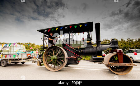 Bognor, UK. 9. Juni 2018. Bognor Regis Karneval entlang der Promenade und der Seebrücke, West Sussex, Vereinigtes Königreich, 9. Juni 2018. Credit: Stuart C. Clarke/Alamy leben Nachrichten Stockfoto