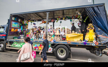 Bognor, UK. 9. Juni 2018. Bognor Regis Karneval entlang der Promenade und der Seebrücke, West Sussex, Vereinigtes Königreich, 9. Juni 2018. Credit: Stuart C. Clarke/Alamy leben Nachrichten Stockfoto