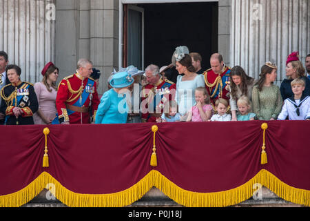 London, Großbritannien. Vom 9. Juni 2018 - die Mitglieder der britischen königlichen Familie, einschließlich der Königin, Prinz William und Prinz Harry, Meghan Markle (Herzogin von Sussex) und mehr. Prinz Philip war nicht vorhanden. Credit: Benjamin Wareing/Alamy leben Nachrichten Stockfoto