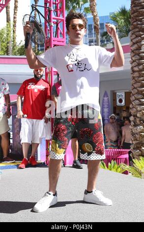 Las Vegas, NV, USA. 9. Juni, 2018. Austin Mahone in der Ankunftshalle für Austin Mahone Leben führen Sie bei GO Pool Dayclub, Flamingo Las Vegas, Las Vegas, Nevada, 9. Juni 2018. Credit: MORA/Everett Collection/Alamy leben Nachrichten Stockfoto