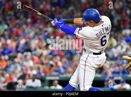 08.Juni 2018: Texas reicht hitter Ronald Guzman #67 At Bat während ein MLB Spiel zwischen den Houston Astros und der Texas Rangers bei Globe Life Park in Arlington, TX Houston Texas 7-3 besiegte Albert Pena/CSM Credit: Cal Sport Media/Alamy leben Nachrichten Stockfoto