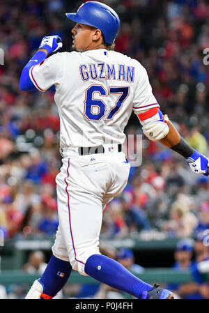 08.Juni 2018: Texas reicht hitter Ronald Guzman #67 At Bat während ein MLB Spiel zwischen den Houston Astros und der Texas Rangers bei Globe Life Park in Arlington, TX Houston Texas 7-3 besiegte Albert Pena/CSM Credit: Cal Sport Media/Alamy leben Nachrichten Stockfoto