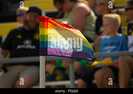 Samstag, Juni 09, 2018: Columbus Crew SC zeigen Unterstützung für Pride Week mit Regenbogen Eckfahnen im Spiel zwischen den New York Red Bulls und Columbus Crew SC an MAPFRE Stadium, in Columbus, OH. Pflichtfeld Foto: Dorn Byg/Cal Sport Media. Columbus Crew SC 1 - New York Red Bulls 1 Credit: Cal Sport Media/Alamy leben Nachrichten Stockfoto