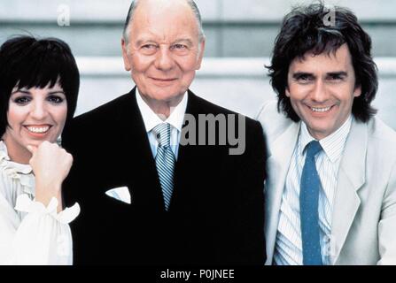 Original Film Titel: Arthur. Englischer Titel: Arthur. Regisseur: Steve Gordon. Jahr: 1981. Stars: John GIELGUD, Dudley Moore, Liza Minnelli. Quelle: ORION BILDER / Album Stockfoto