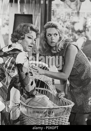 Original Film Titel: VERHEXT. Englischer Titel: VERHEXT. Jahr: 1964. Stars: AGNES MOOREHEAD; ELIZABETH MONTGOMERY. Quelle: Columbia Pictures/Album Stockfoto