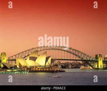 1995 historische OPERNHAUS (© Jorn Utzon 1963) Sydney Harbour SKYLINE NEW SOUTH WALES AUSTRALIEN Stockfoto