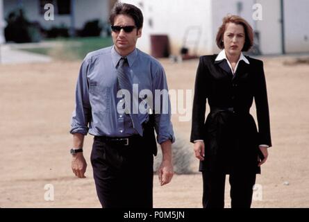 Original Film Titel: X-Files, die. Englischer Titel: X-Files, die. Regisseur: Rob Bowman. Jahr: 1998. Stars: David Duchovny und Gillian Anderson. Quelle: 20th Century Fox/Album Stockfoto