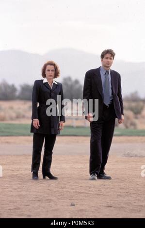 Original Film Titel: X-Files, die. Englischer Titel: X-Files, die. Regisseur: Rob Bowman. Jahr: 1998. Stars: David Duchovny und Gillian Anderson. Quelle: 20th Century Fox/Album Stockfoto