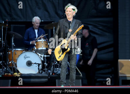 Keith Richards von den Rolling Stones während ihrer Gig im Murrayfield Stadium in Edinburgh, Schottland. Stockfoto