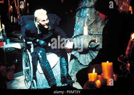 Original Film Titel: DIE VERLORENEN JUNGS. Englischer Titel: THE LOST BOYS. Regisseur: Joel Schumacher. Jahr: 1987. Stars: Kiefer Sutherland. Quelle: WARNER BROTHERS/Album Stockfoto