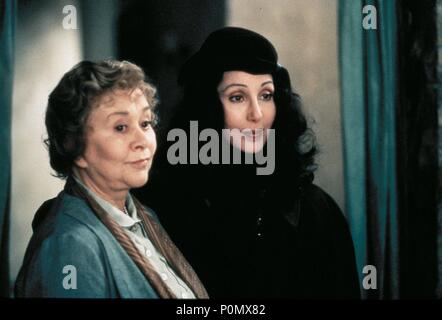 Original Film Titel: TEE MIT MUSSOLINI. Englischer Titel: TEE MIT MUSSOLINI. Regisseur: Franco Zeffirelli. Jahr: 1999. Stars: Joan Plowright; CHER. Credit: MEDUSA FILM/UNIVERSAL PICTURES/Antonello, Philippe/Album Stockfoto