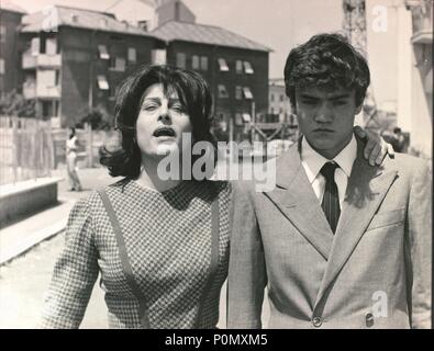 Original Film Titel: MAMMA ROMA. Englischer Titel: MAMMA ROMA. Film Regie: PIER PAOLO PASOLINI. Jahr: 1962. Stars: FRANCO CITTI; Anna Magnani. Credit: ARCO FILME, S.L / Album Stockfoto