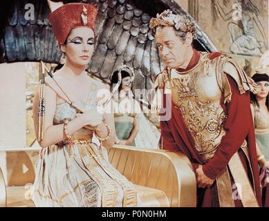 Original Film Titel: CLEOPATRA. Englischer Titel: CLEOPATRA. Regisseur: Joseph L.MANKIEWICZ. Jahr: 1963. Stars: Gajus Julius Caesar, Kleopatra VII. FARAONE; REX HARRISON; Elizabeth Taylor. Quelle: 20th Century Fox/Album Stockfoto