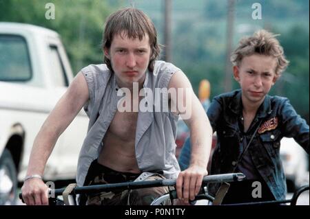 Original Film Titel: GUMMO. Englischer Titel: GUMMO. Regisseur: HARMONY KORINE. Jahr: 1997. Stars: JACOB REYNOLDS; NICK SUTTON. Credit: FINE LINE FEATURES/Album Stockfoto