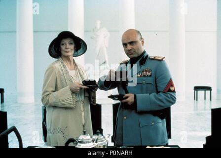 Original Film Titel: TEE MIT MUSSOLINI. Englischer Titel: TEE MIT MUSSOLINI. Regisseur: Franco Zeffirelli. Jahr: 1999. Stars: Maggie Smith. Credit: MEDUSA FILM/UNIVERSAL PICTURES/Antonello, Philippe/Album Stockfoto