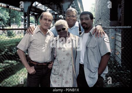 Original Film Titel: EINE FAMILIE IST. Englischer Titel: EINE FAMILIE IST. Regisseur: RICHARD FRIEDEN. Jahr: 1996. Stars: Robert Duvall; James Earl Jones; MICHAEL STRAND. Credit: REDIN, VAN/Album Stockfoto