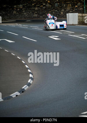 Nummer 1, Ben Birchall/Tom Birchall, Seitenwagen - Fahrer und Beifahrer, Isle of Man TT 2018. Tourist Trophy Straße Rennen, Mountain Course Stockfoto