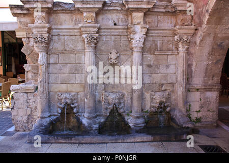 Rimondi Brunnen Rethymno Stockfoto