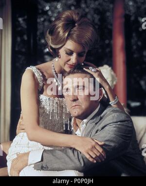 Original Film Titel: ZWEI WOCHEN IN EINER ANDEREN STADT. Englischer Titel: ZWEI WOCHEN IN EINER ANDEREN STADT. Regisseur: VINCENTE MINNELLI. Jahr: 1962. Stars: Kirk Douglas; CYD CHARISSE. Credit: M.G.M/Album Stockfoto