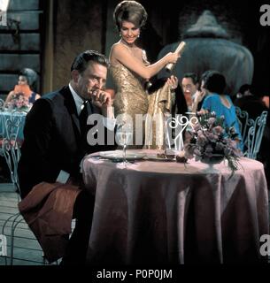 Original Film Titel: ZWEI WOCHEN IN EINER ANDEREN STADT. Englischer Titel: ZWEI WOCHEN IN EINER ANDEREN STADT. Regisseur: VINCENTE MINNELLI. Jahr: 1962. Stars: Kirk Douglas; CYD CHARISSE. Credit: M.G.M/Album Stockfoto