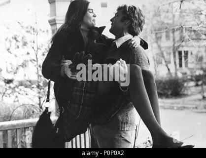 Original Film Titel: LOVE STORY. Englischer Titel: LOVE STORY. Regisseur: Arthur Hiller. Jahr: 1970. Stars: ALI MACGRAW, Ryan O'Neal. Quelle: Paramount Pictures/Album Stockfoto