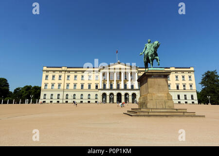 Norwegen, Oslo - Mai 29, 2018: Foto von Royal Palace Slottet in Oslo, Norwegen. Sommer. Tageslicht geschossen. Stockfoto