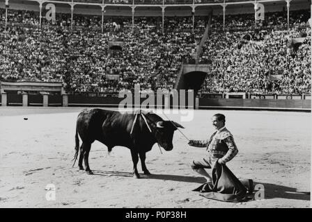 Original Film Titel: TARDE DE TOROS. Englischer Titel: NACHMITTAG DER STIERE. Film Regie: LADISLAO VAJDA. Jahr: 1956. Credit: CHAMARTIN/Album Stockfoto