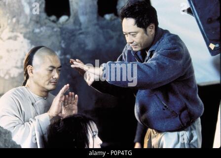 Original Film Titel: WO HU CANG LONG. Englischer Titel: Crouching Tiger, Hidden Dragon". Regisseur: Ang Lee. Jahr: 2000. Stars: Ang Lee; Chow Yun-fat. Quelle: COLUMBIA TRI STAR/Album Stockfoto