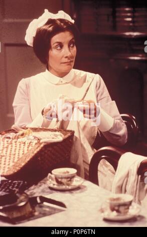 Original Film Titel: Upstairs, Downstairs-TV. Englischer Titel: Upstairs, Downstairs-TV. Regisseur: Bill BAIN; DEREK Bennett. Jahr: 1971. Stars: JEAN MARSH. Credit: LWT/Album Stockfoto