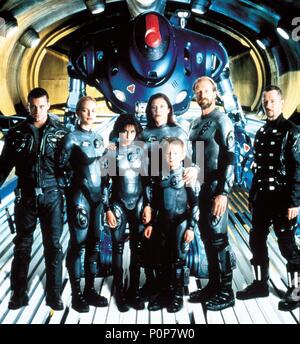 Original Film Titel: LOST IN SPACE. Englischer Titel: LOST IN SPACE. Regisseur: AKIVA GOLDSMAN. Jahr: 1998. Stars: William Hurt; GARY OLDMAN; MIMI ROGERS; Lacey Chabert; Heather Graham; MATT LEBLANC; JACK JOHNSON. Quelle: New Line Cinema/Album Stockfoto