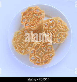 Lokale und traditionelle Malay Küche von Kuih Goyang. Stockfoto