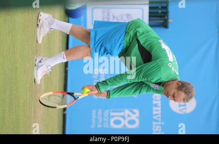 Liverpool, Großbritannien, John McEnroe unterhält in Liverpool Tennis Turnier credit Ian Fairbrother/Alamy Stockfotos Stockfoto