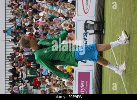 Liverpool, Großbritannien, John McEnroe unterhält in Liverpool Tennis Turnier credit Ian Fairbrother/Alamy Stockfotos Stockfoto