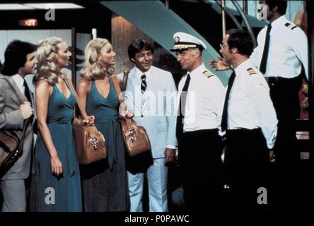 Original Film Titel: LOVE BOAT. Englischer Titel: LOVE BOAT. Jahr: 1977. Stars: GAVIN MACLEOD; Bernie Kopell; TED LANGE. Credit: Aaron Spelling PROD./DOUGLAS S. CRAMER CO./Album Stockfoto