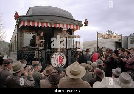 Original Film Titel: SEABISCUIT. Englischer Titel: SEABISCUIT. Regisseur: Gary Ross. Jahr: 2003. Stars: Jeff Bridges, Chris Cooper, Elizabeth Banks; Tobey Maguire. Quelle: UNIVERSAL PICTURES/DREAMWORKS SKU/SPYGLASS ENT/LANGER ALS L/Duhamel, François/Album Stockfoto