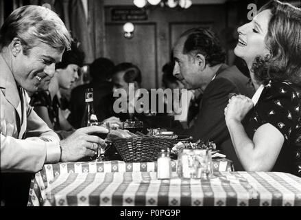 Original Film Titel: DIE ART UND WEISE, WIE WIR WAREN. Englischer Titel: DIE ART UND WEISE, WIE WIR WAREN. Regisseur: Sydney Pollack. Jahr: 1973. Stars: BARBRA STREISAND, Robert Redford. Quelle: Columbia Pictures/Album Stockfoto