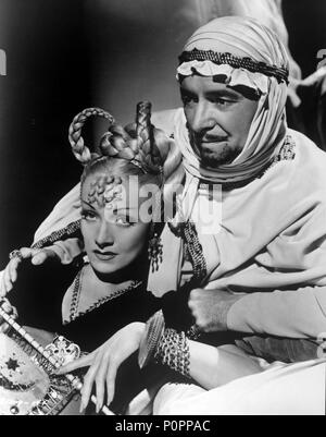 Original Film Titel: KISMET. Englischer Titel: KISMET. Regisseur: WILLIAM DIETERLE. Jahr: 1944. Stars: RONALD COLMAN; Marlene Dietrich. Credit: M.G.M/Album Stockfoto