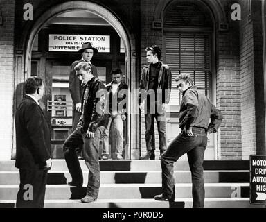 Original Film Titel: REBELLEN OHNE URSACHE. Englischer Titel: REBELLEN OHNE URSACHE. Regisseur: Nicholas Ray. Jahr: 1955. Stars: Dennis Hopper; James Dean. Quelle: WARNER BROTHERS/Album Stockfoto