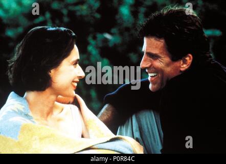 Original Film Titel: Cousins. Englischer Titel: Cousins. Regisseur: Joel Schumacher. Jahr: 1989. Stars: TED DANSON und Isabella Rossellini. Quelle: Paramount Pictures/Album Stockfoto